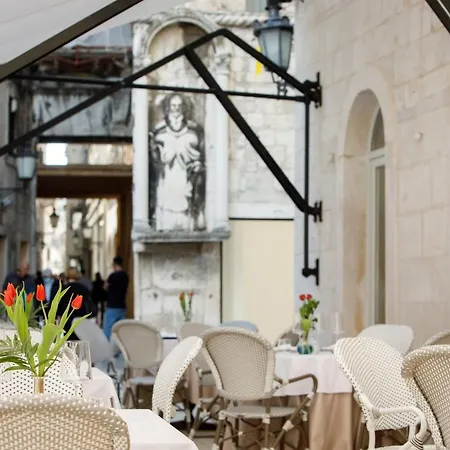 Heritage Santa Lucia